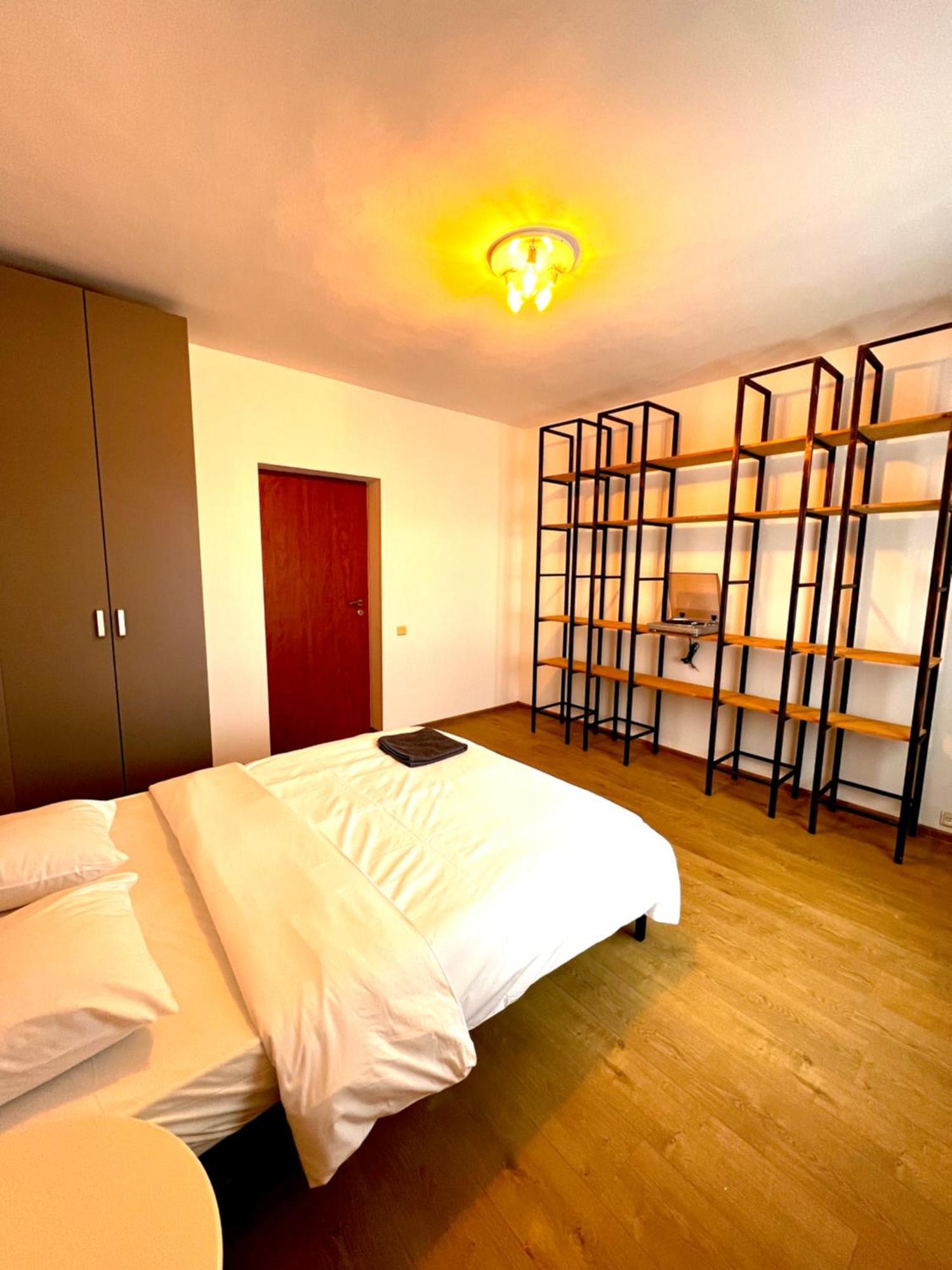 Color Apartments Old Town Center Bucarest Extérieur photo