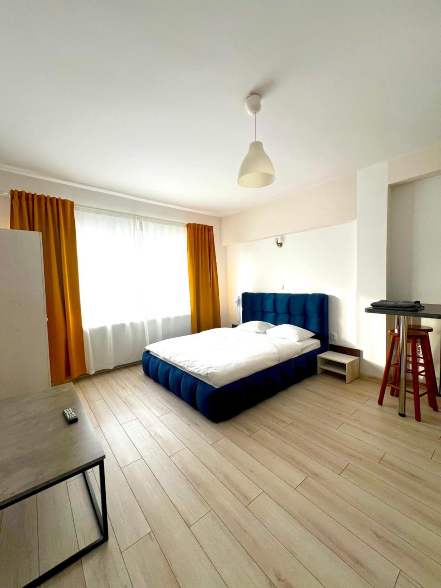 Color Apartments Old Town Center Bucarest Extérieur photo
